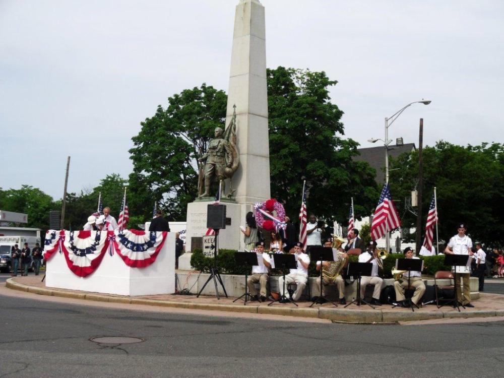 Band playing at Memorial day